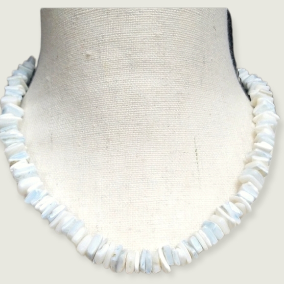 Vintage Boho 1970s Genuine Shell Puka Necklace - Picture 3 of 12